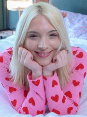 Blonde amateur Amber Maddie gets fucked and jizzed on in the bedroom
